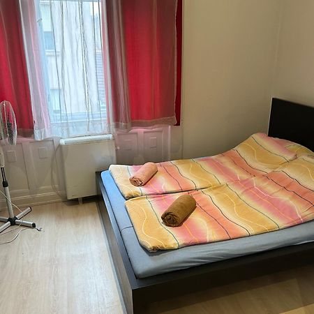 Apartamento Mickey'S Flat Close To Budapest Whale Exterior foto